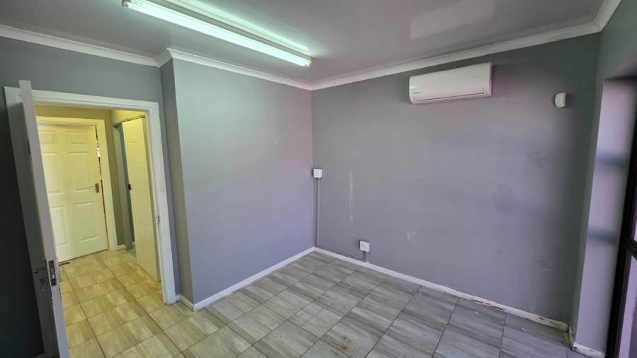 To Let commercial Property for Rent in Selborne Eastern Cape